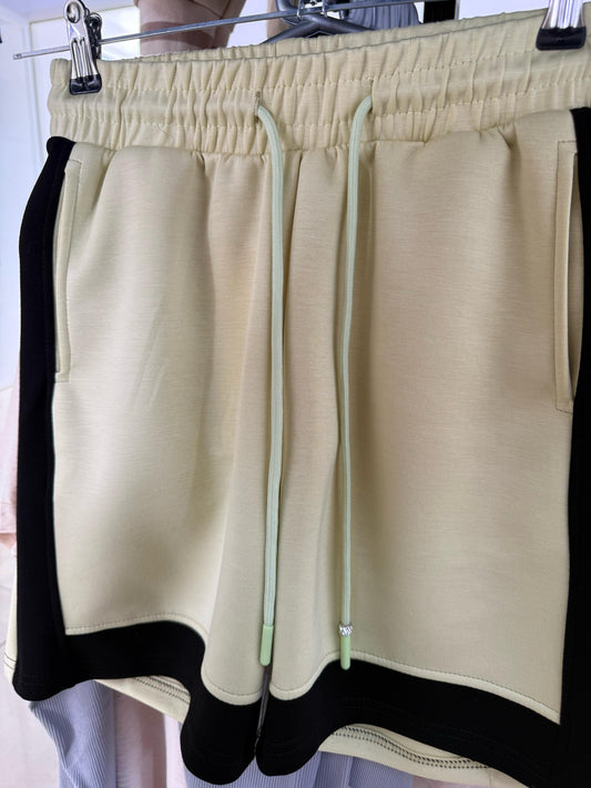 108890 SHORTS OLIVE
