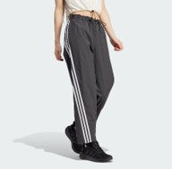 IP1567 ADIDAS SWEATPANTS